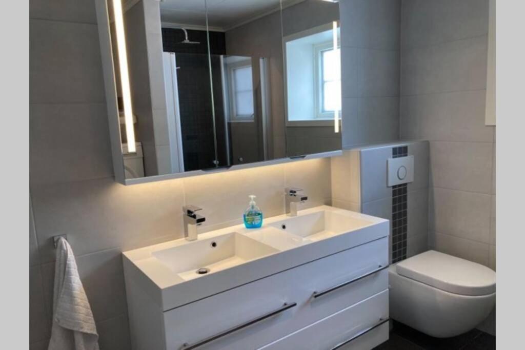 Comfortable House In Quiet Area Luster Экстерьер фото